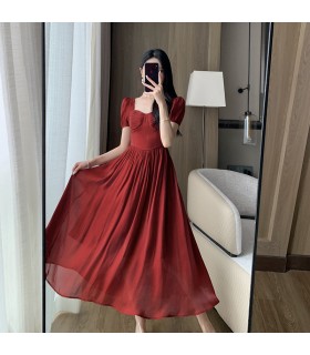 Vestido de compromiso retro con cuello cuadrado
