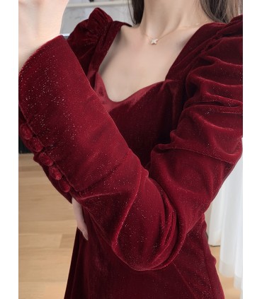 Váy đính hôn cổ điển 