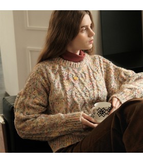 Lockerer Pullover mit Farbpunktgarn Twist 