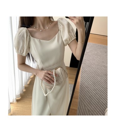 Vestido midi com gola quadrada e manga bufante 