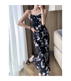 Skirt panjang hitam ala dewi pinggang 