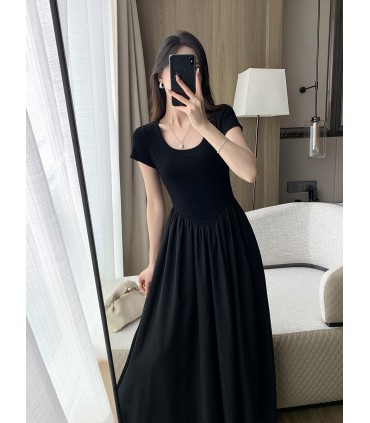 Drapierter langer Rock im Hepburn-Stil mit quadratischem Ausschnitt