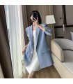 蓝色西装一粒扣小西服