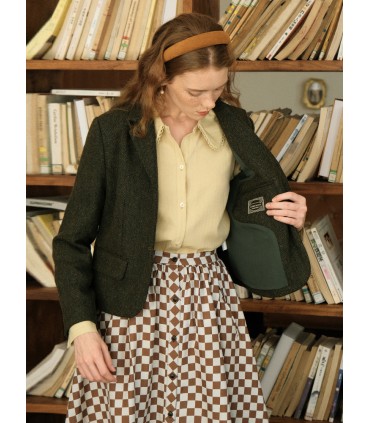 Chaqueta de traje corta con hebilla delicada 