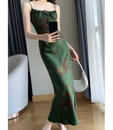 高级感御姐缎面碎花裙子