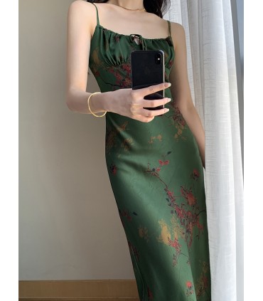 高级感御姐缎面碎花裙子