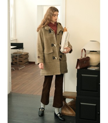 Cappotto trapuntato scozzese e bottoni in corno 