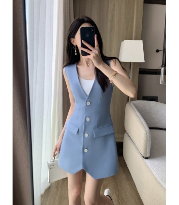 Pak in godinnenstijl met rok 