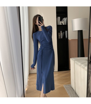 Skirt labuh pertengahan dengan belahan pinggang dan tepi 