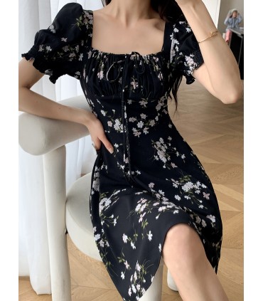 Skirt Pendek Leher Persegi Pinggang Bunga Hitam