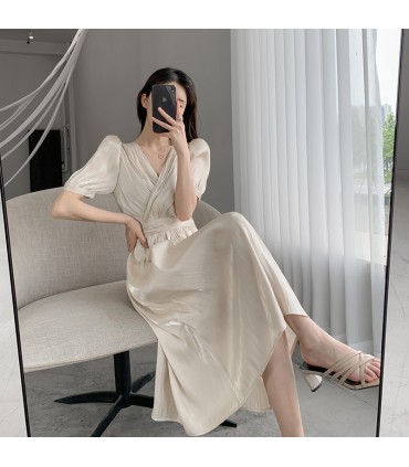 Skirt panjang lengan sedutan retro V-leher 