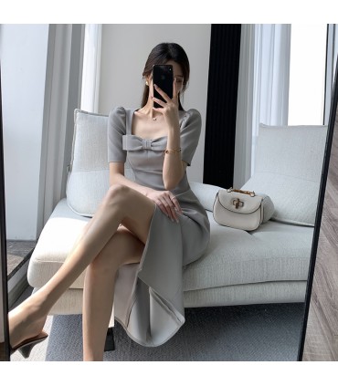 Váy xẻ tà ngang lưng kiểu nữ thần 