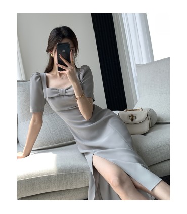 Váy xẻ tà ngang lưng kiểu nữ thần 