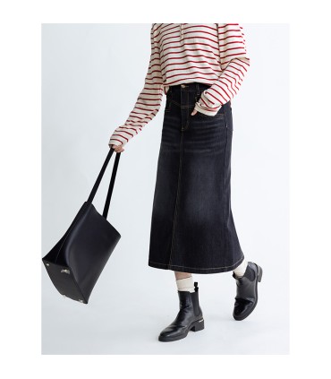 黒とグレーのストレッチバックスリットデニムスカート