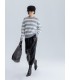 Stribet sweater med rund hals