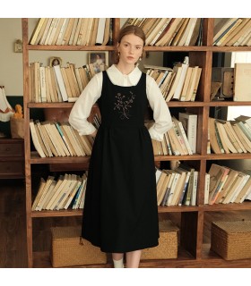 Vestido de verão grande com decote em U com bordado rosa escuro 