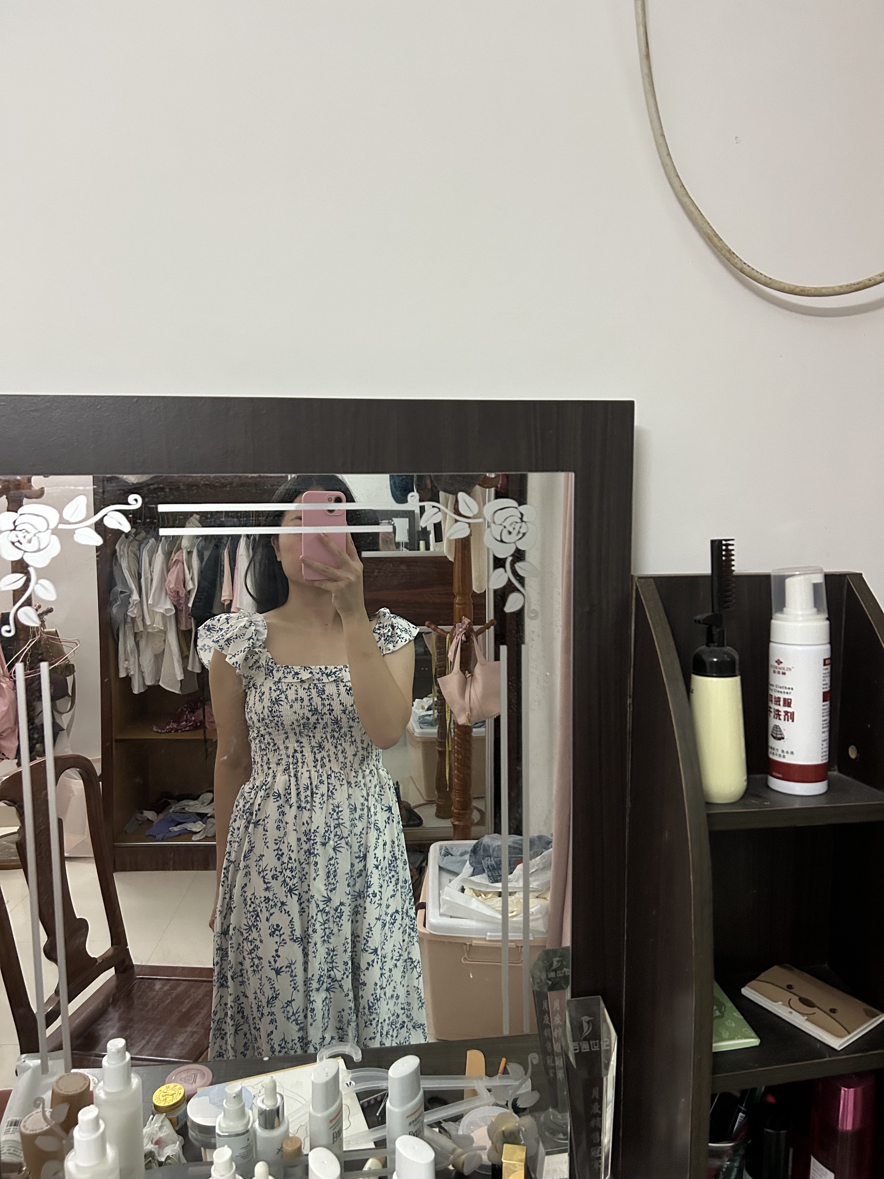 Click to zoom out