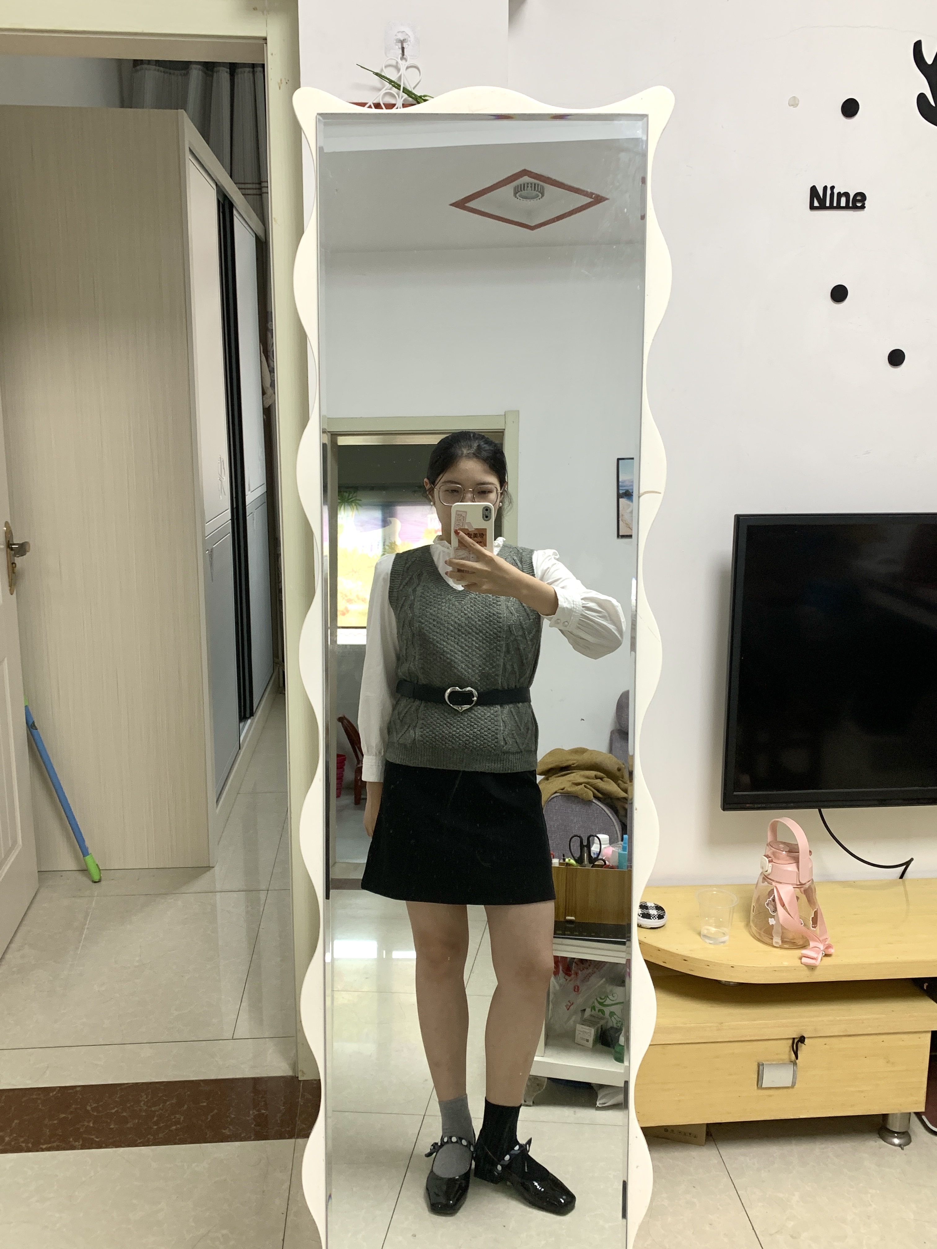 Click to zoom out