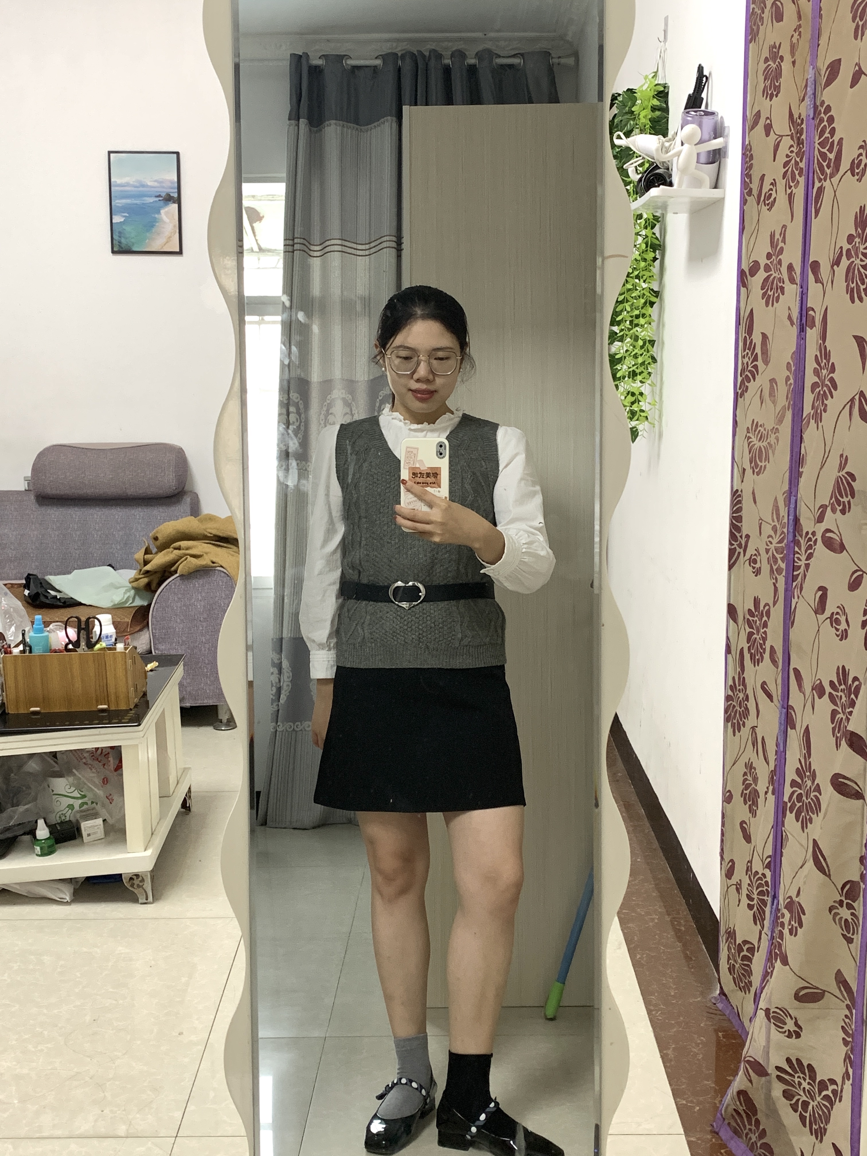 Click to zoom out
