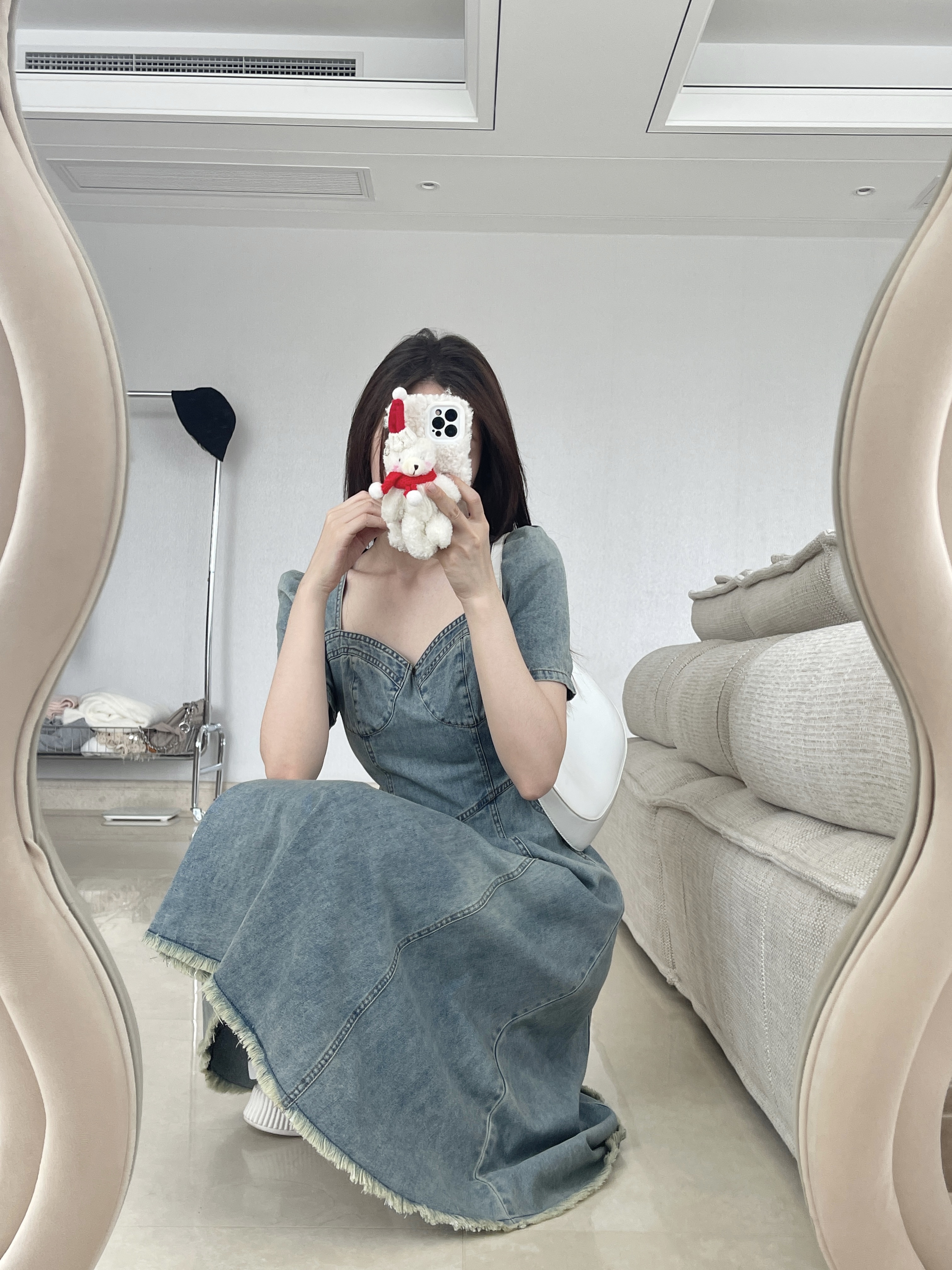 Click to zoom out